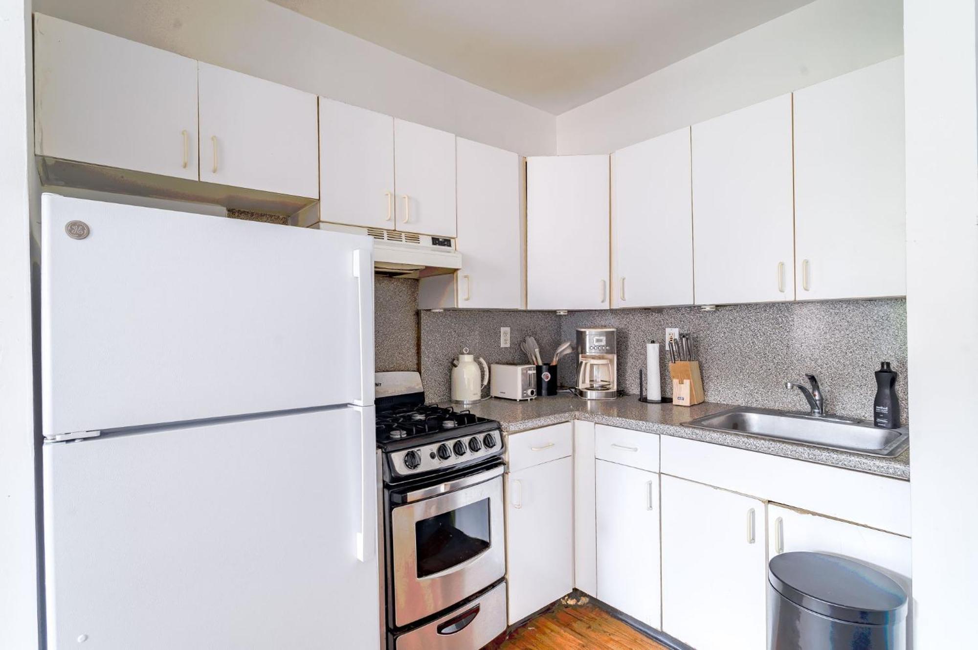 Bright 3br 1ba Retreat In Hells Kitchen Steps From Times Square Appartamento